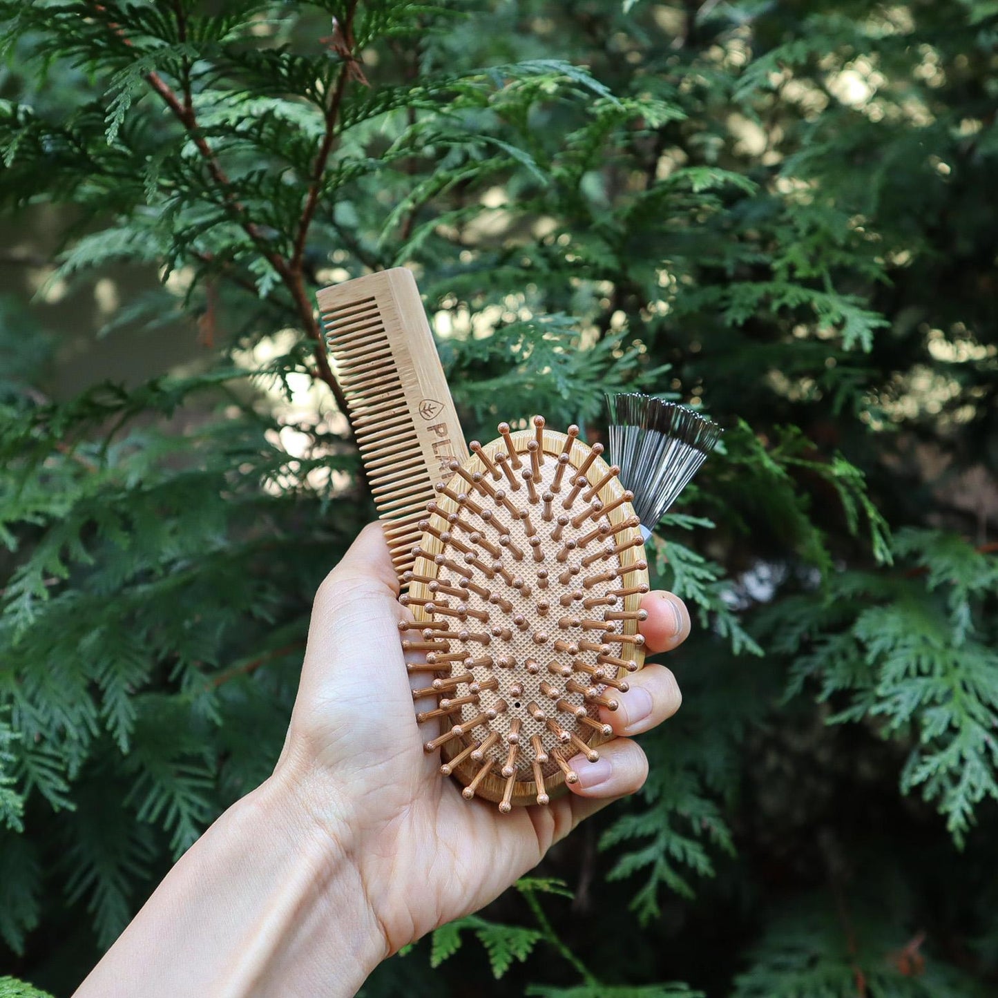 On-The-Go Bamboo Hair Brush Set - Ecoesse 